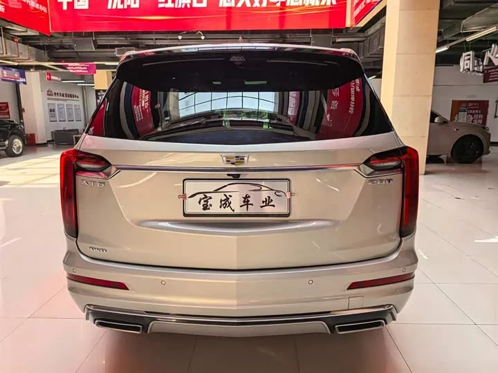 Cadillac XT6