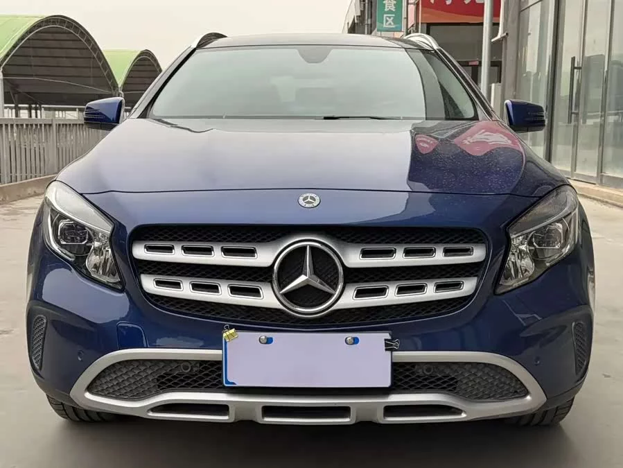 Mercedes Benz GLA