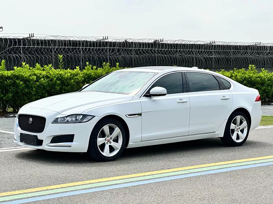 Jaguar XFL