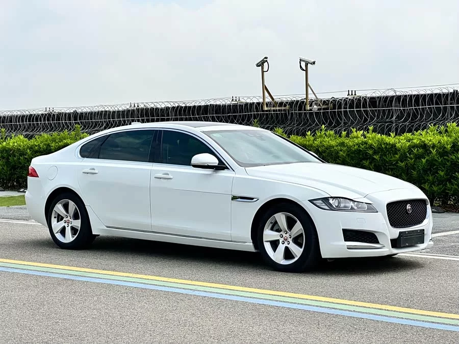 Jaguar XFL
