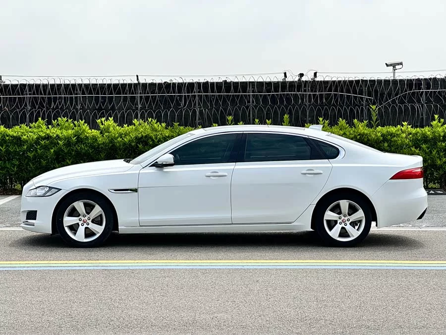 Jaguar XFL
