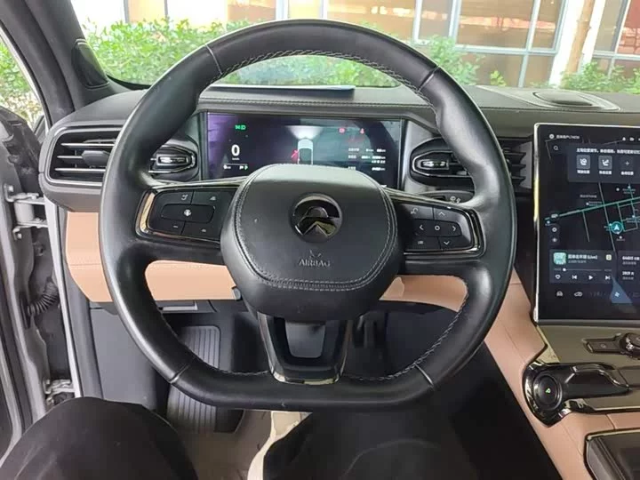 NIO ES6