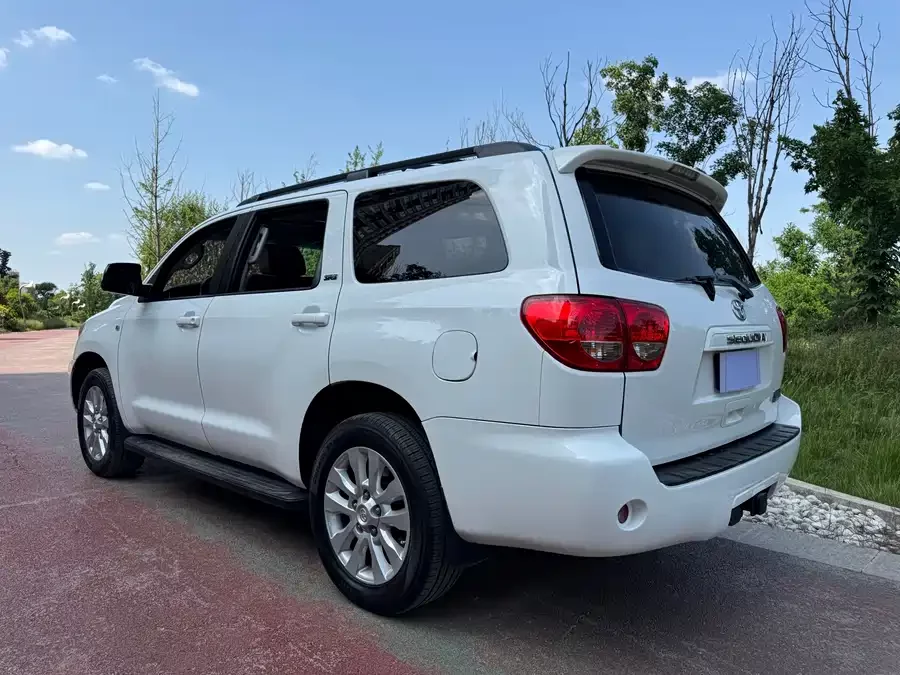 Toyota Sequoia