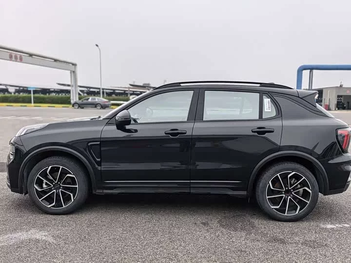 Lynk & Co 01