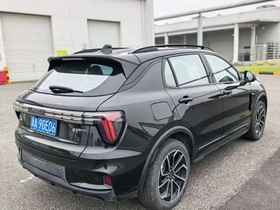 Lynk & Co 01