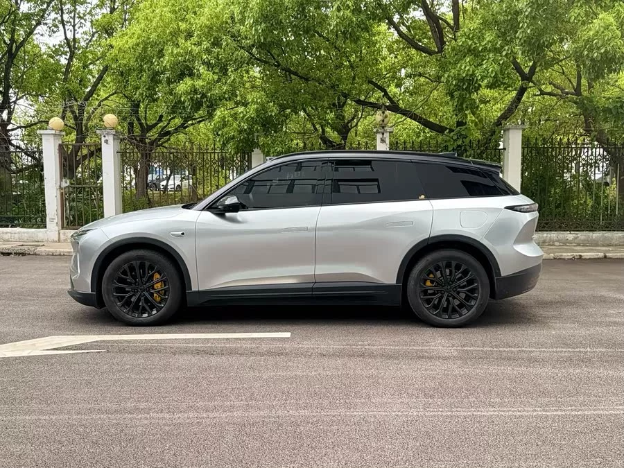 NIO ES6