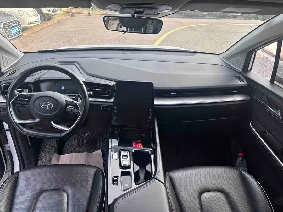 Hyundai Custo
