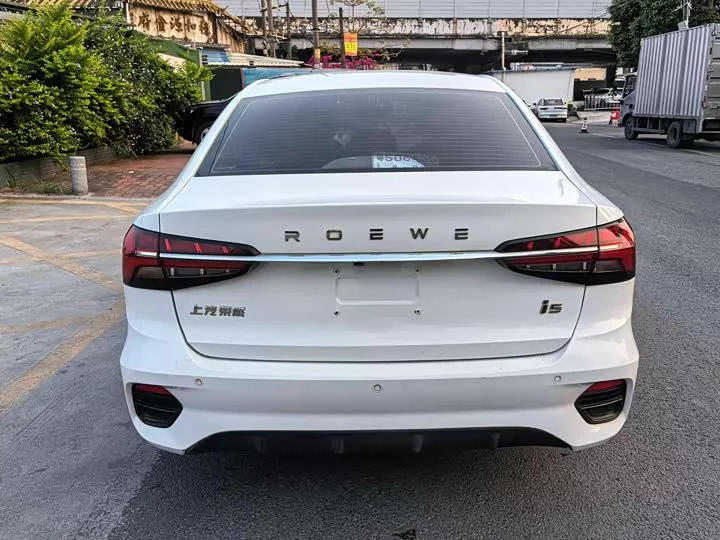 Roewe i5