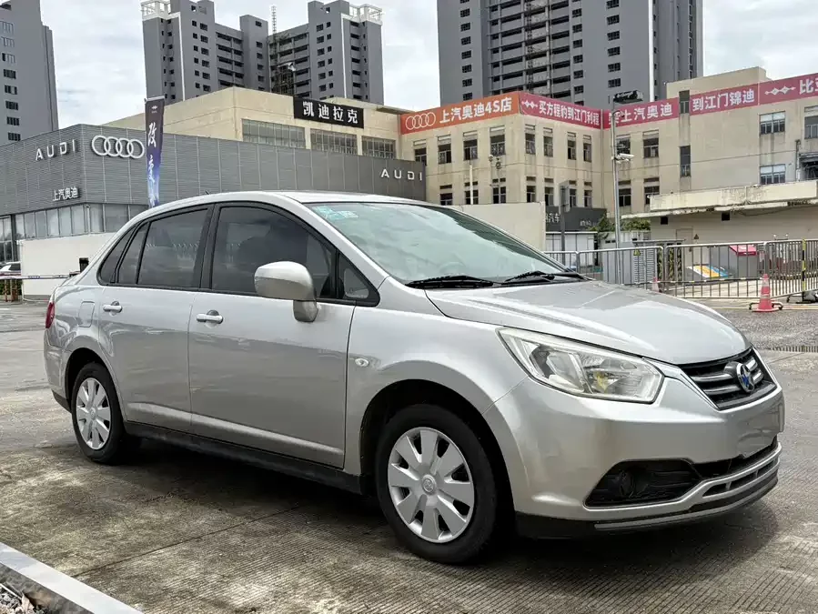 Venucia D50