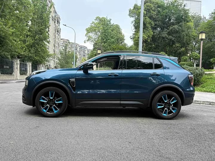 Lynk & Co 01