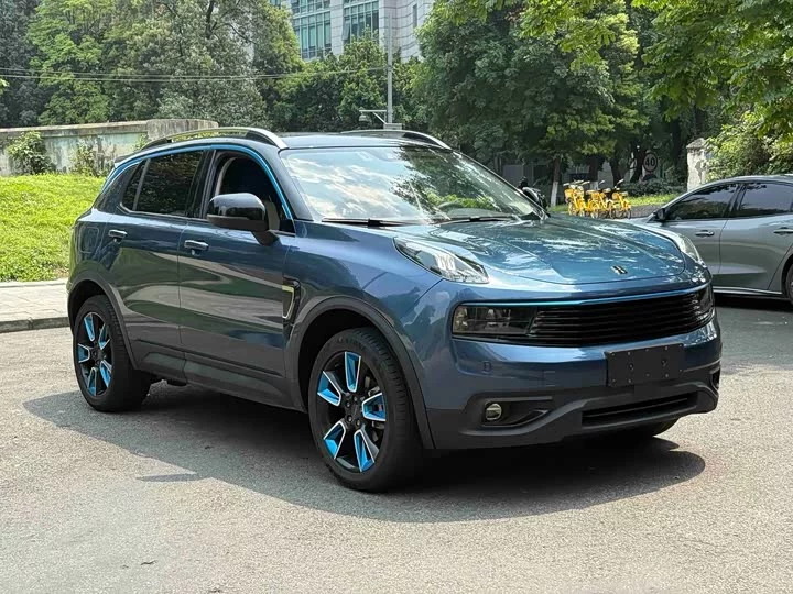Lynk & Co 01