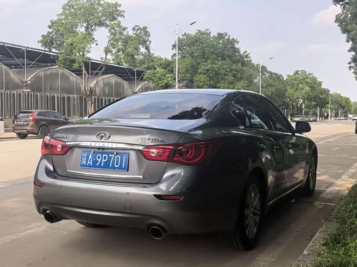 Infiniti Q50L