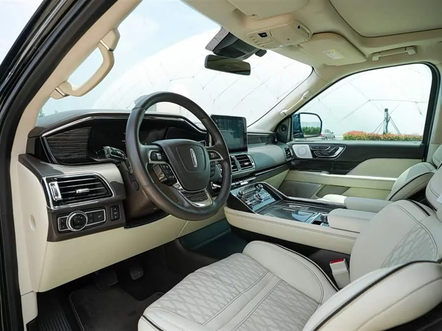 Lincoln Navigator