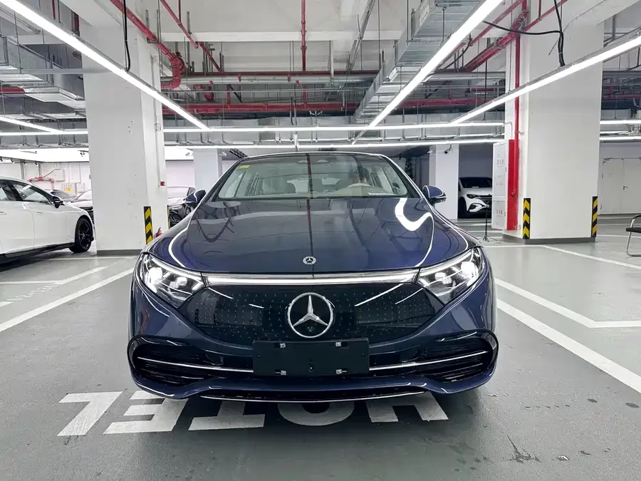 Mercedes Benz EQS