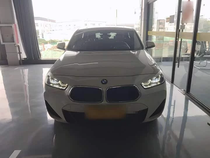 BMW X2