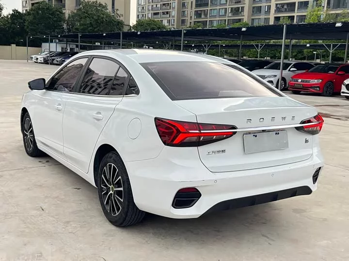 Roewe i5