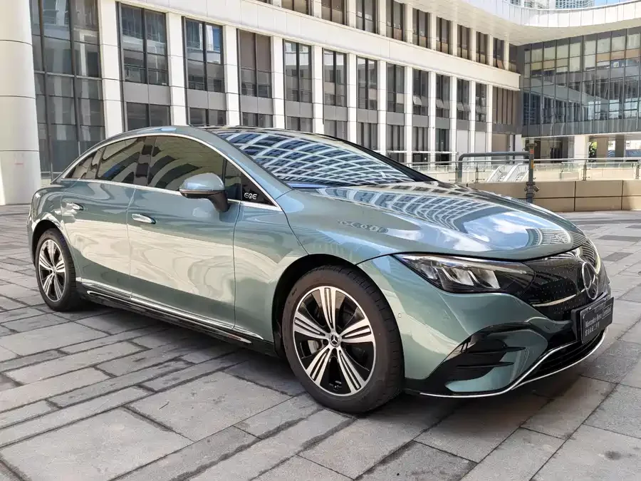 Mercedes Benz EQE