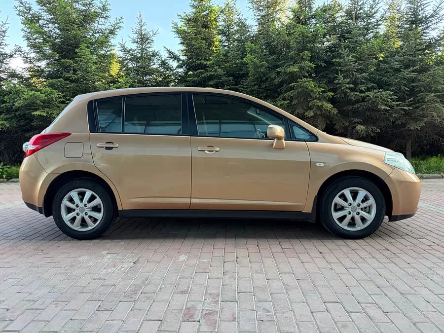 Nissan Tiida