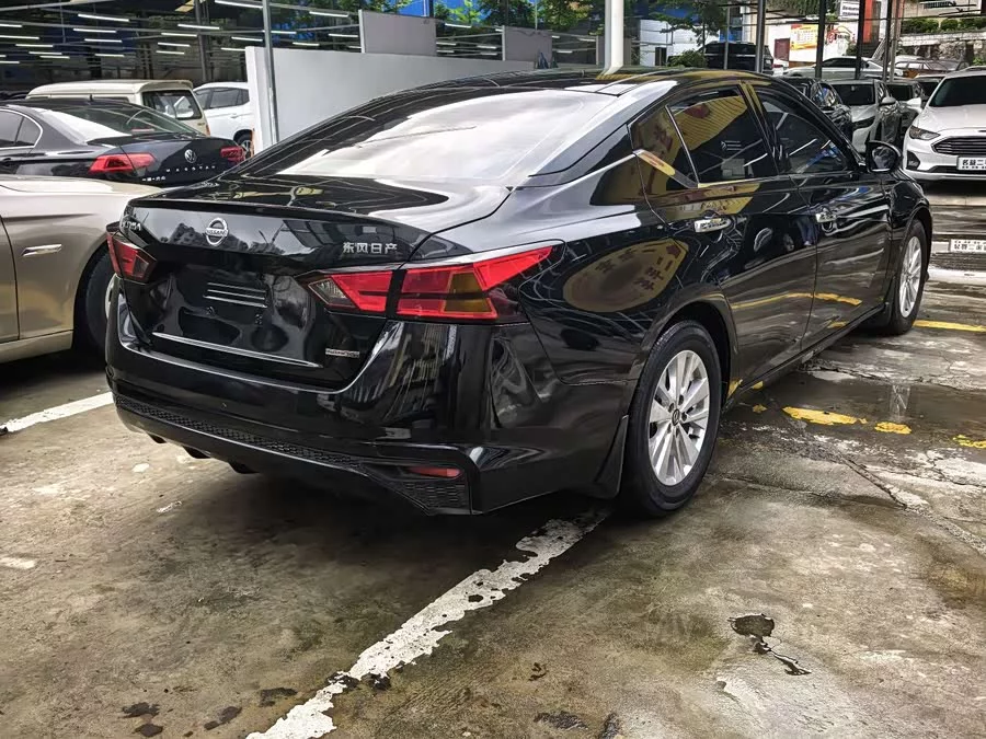 Nissan Teana