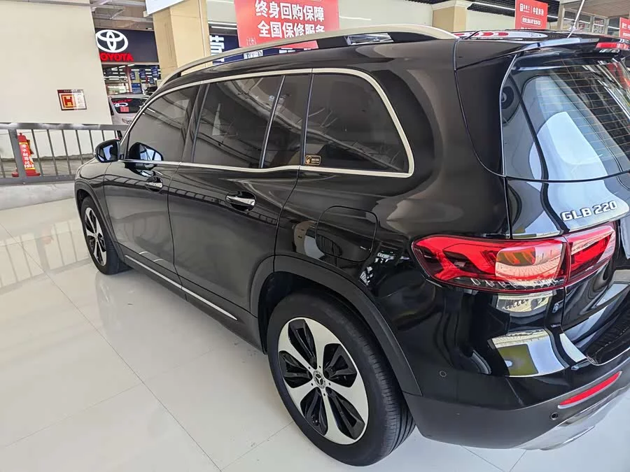 Mercedes Benz GLB