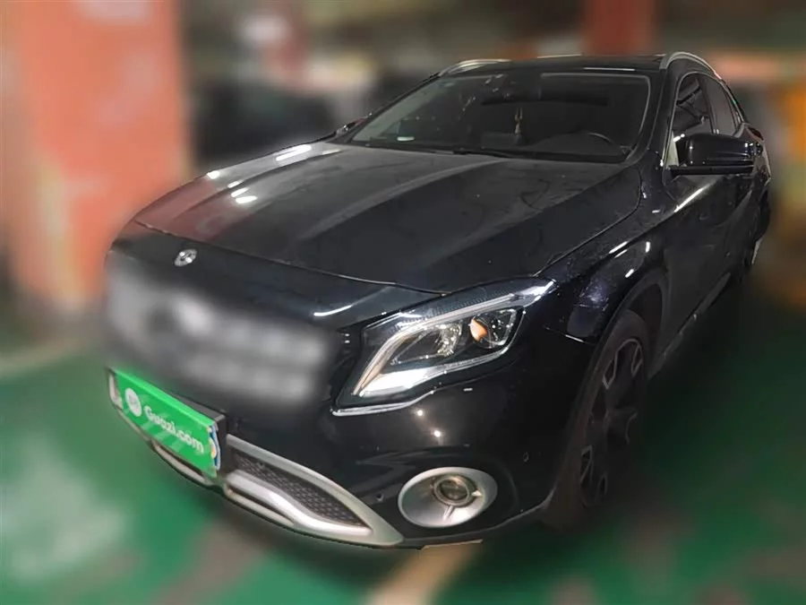 Mercedes Benz GLA