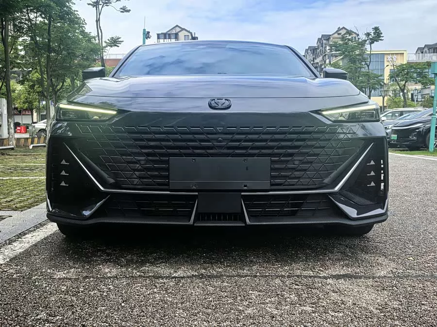 Changan UNI-V