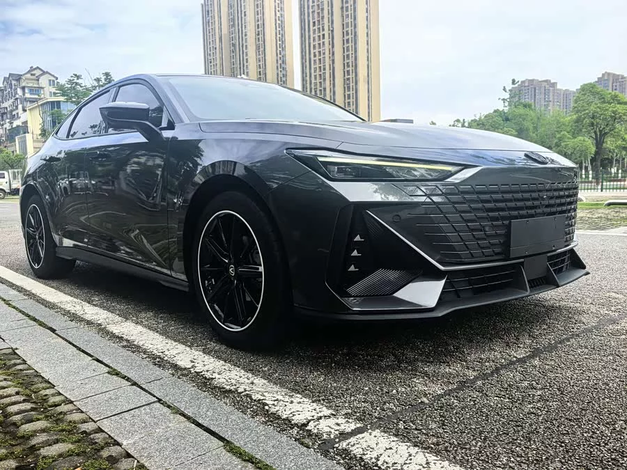 Changan UNI-V
