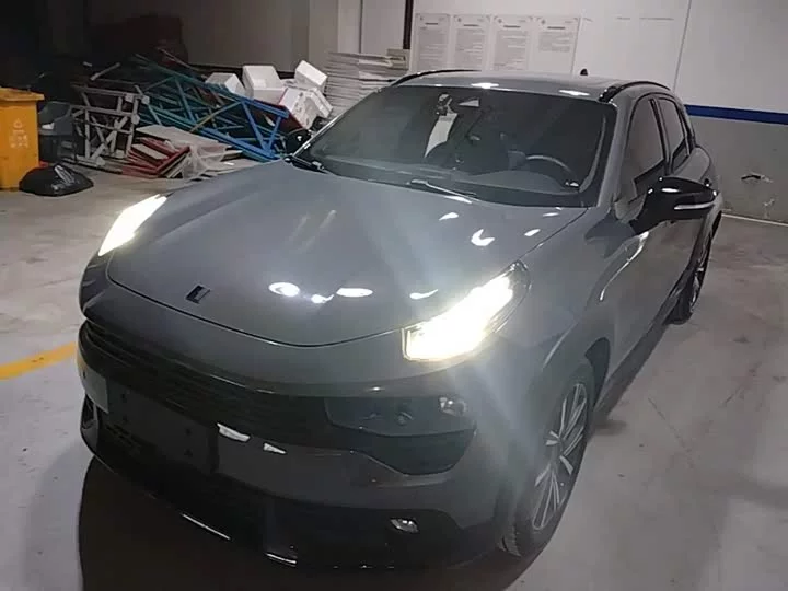 Lynk & Co 02