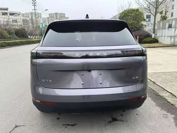 Exeed ET5