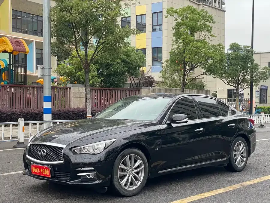 Infiniti Q50L