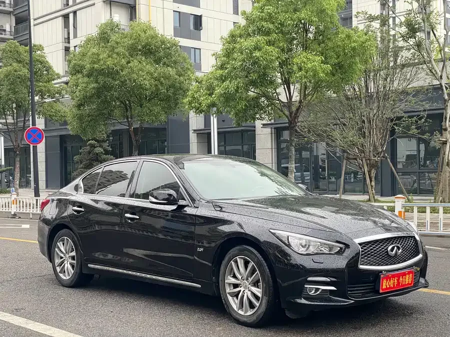 Infiniti Q50L