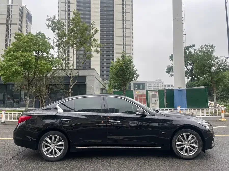 Infiniti Q50L