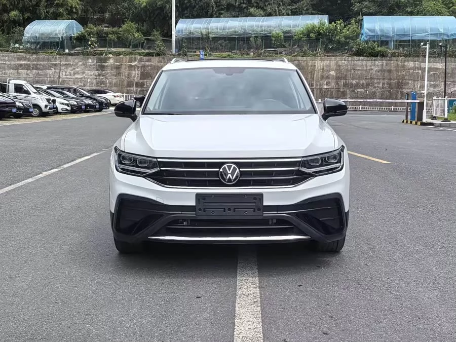 Volkswagen Tiguan L