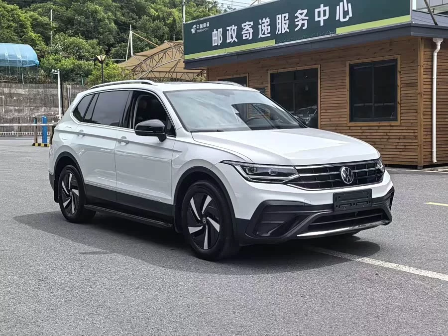 Volkswagen Tiguan L