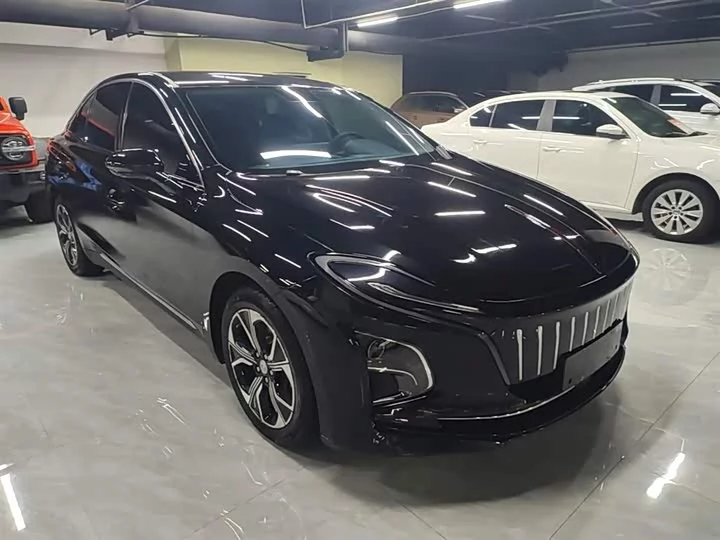 Hongqi E-QM5