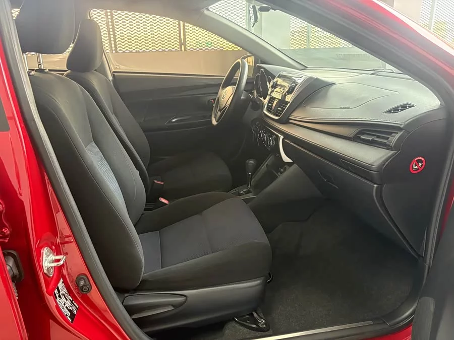Toyota YARiS L