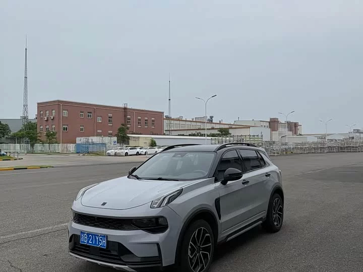 Lynk & Co 01