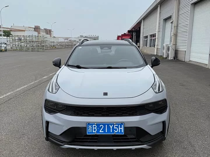 Lynk & Co 01