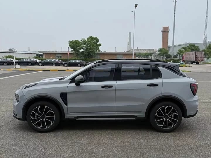 Lynk & Co 01