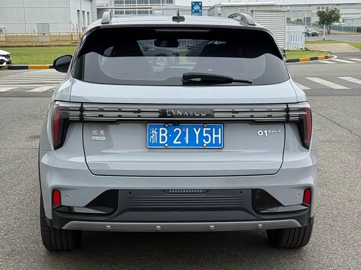 Lynk & Co 01