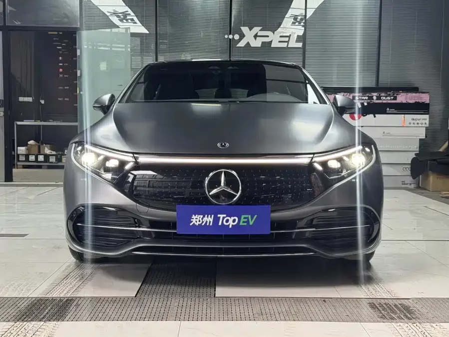 Mercedes Benz EQS