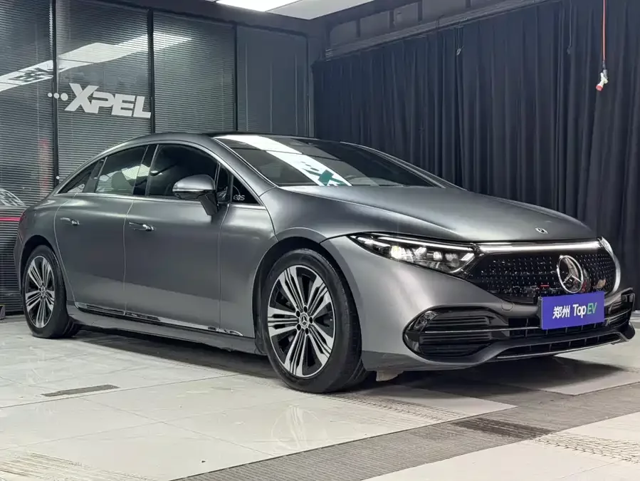 Mercedes Benz EQS
