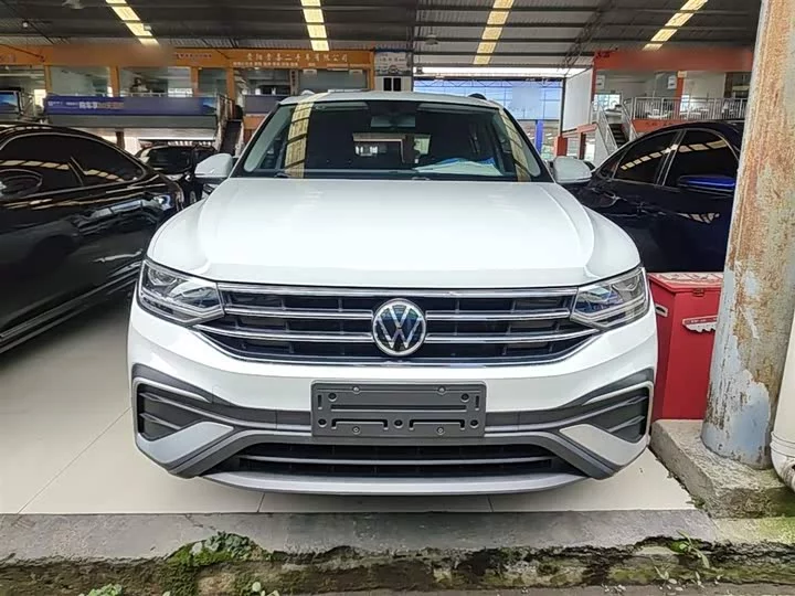 Volkswagen Tiguan L