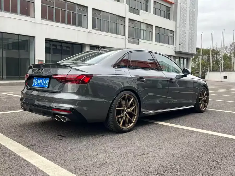 Audi S4