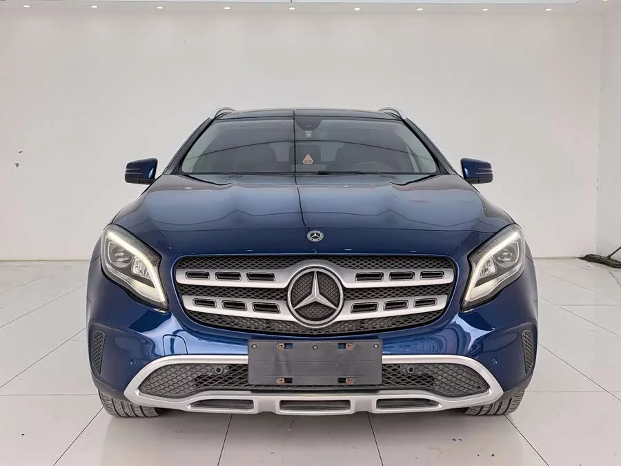 Mercedes Benz GLA