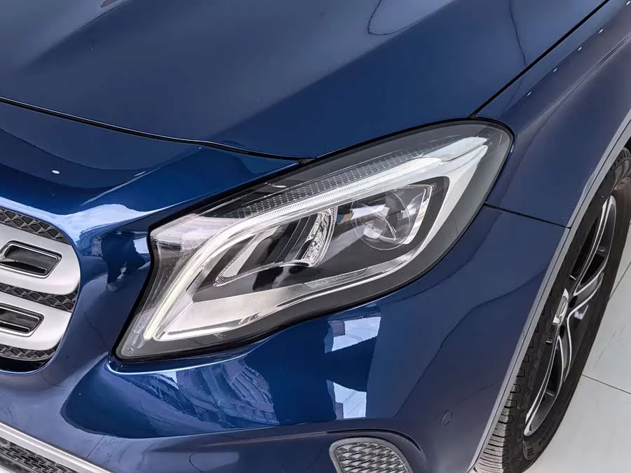 Mercedes Benz GLA