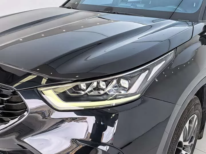 Toyota Crown Kluger