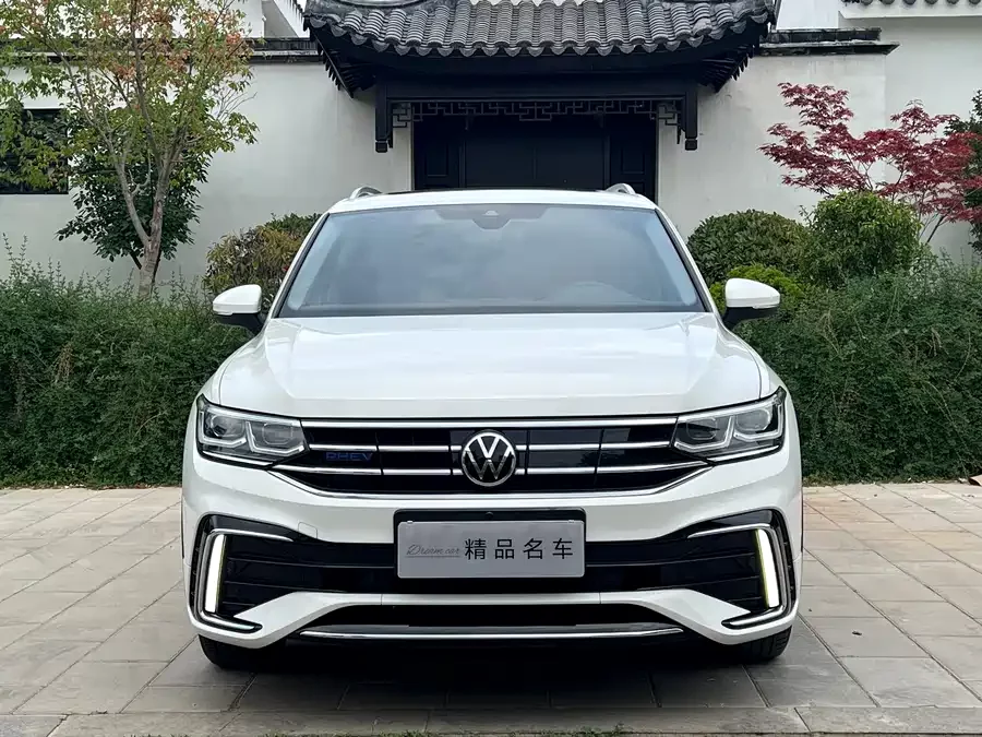 Volkswagen Tiguan L plug-in hybrid