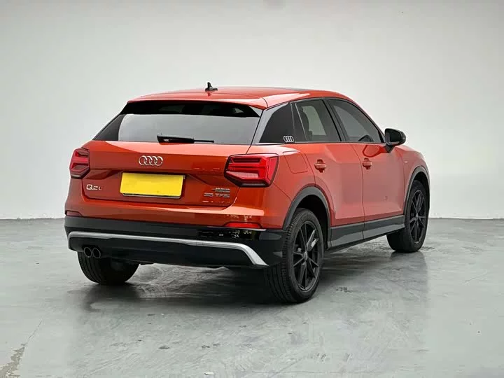 Audi Q2L