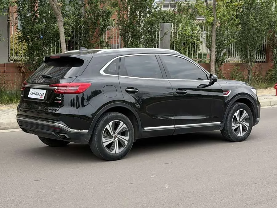 Hongqi HS5